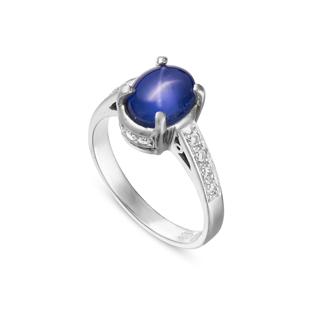 18K WHITE GOLD DIAMOND AND STAR SAPPHIRE RING